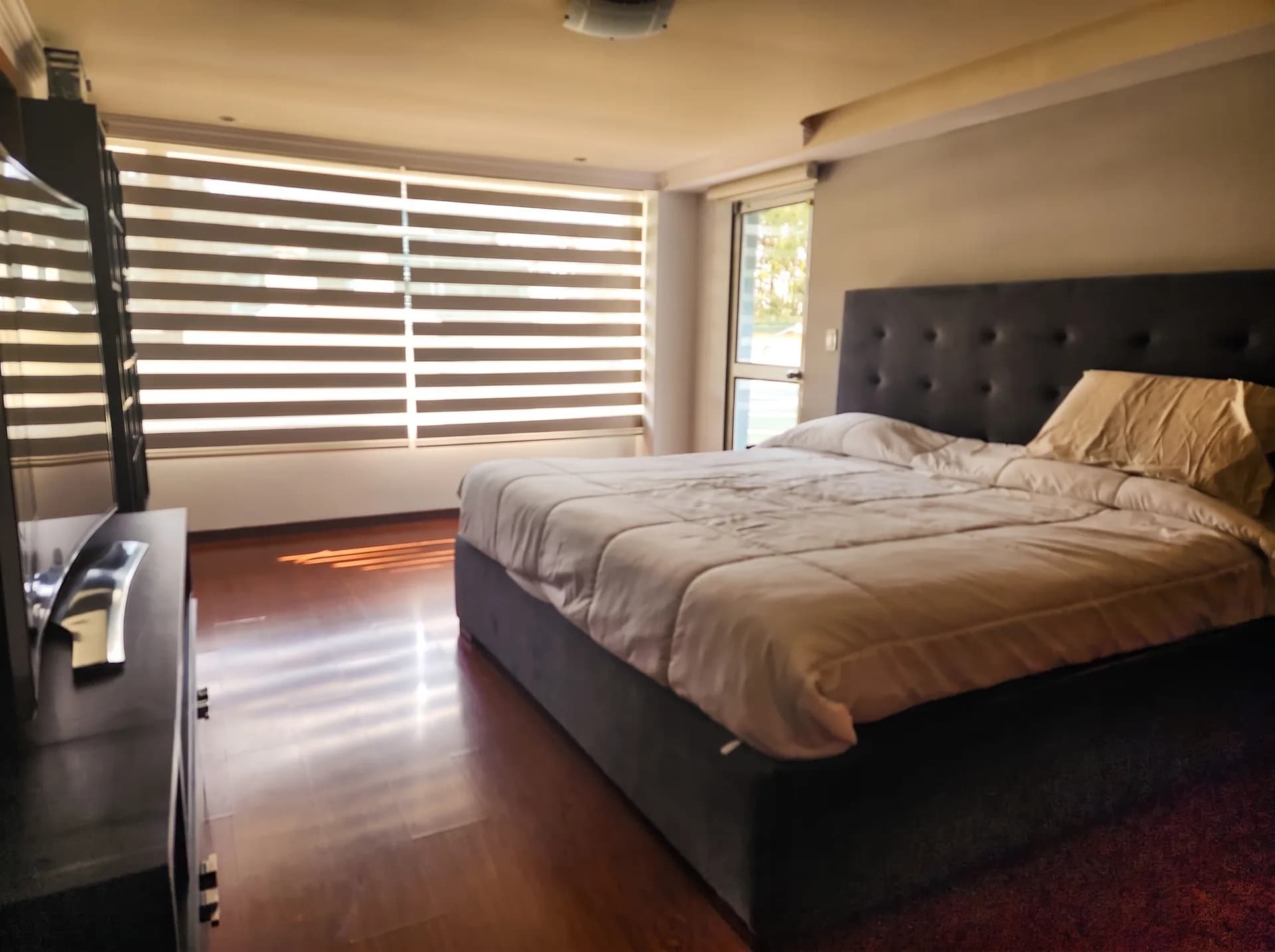 Exclusivo Departamento de Lujo en Monteserrín - Foto 2